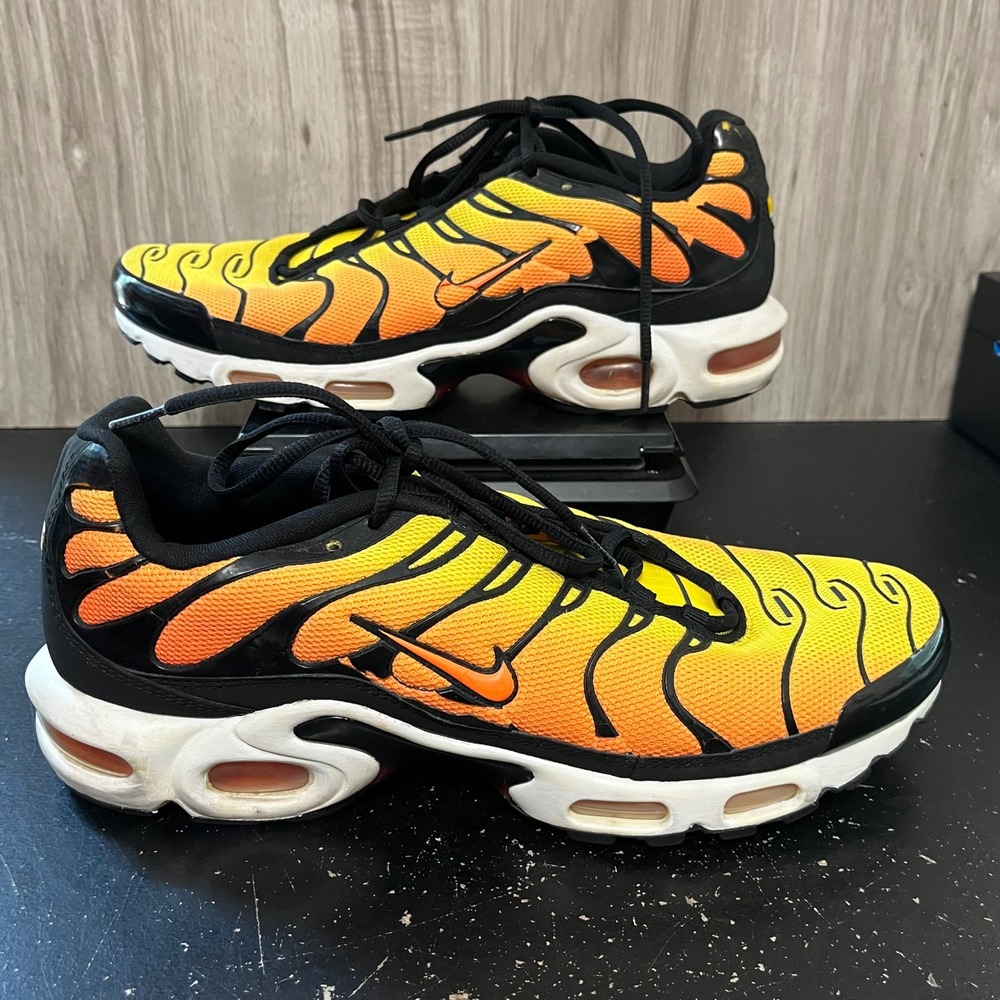 Nike Air Max Plus TXT Tiger Sunset Orange Black White 647315-700 Men's Size 10.5